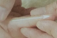 便秘时要多给宝宝揉揉肚子