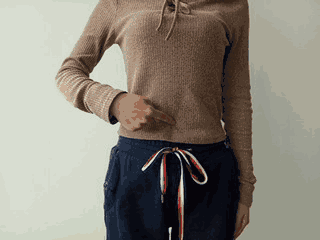 手上有个“便秘穴”，经常按一按，清热通气，赶走便秘