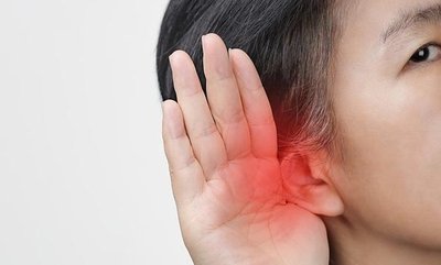 耳聋耳鸣，听不清楚？按按这2个地方，疏通耳道改善听力