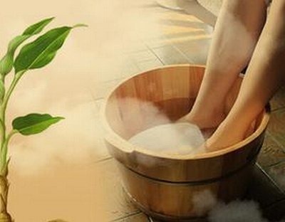 老年养生保健之法：每天洗完脚这样按，好处自然来