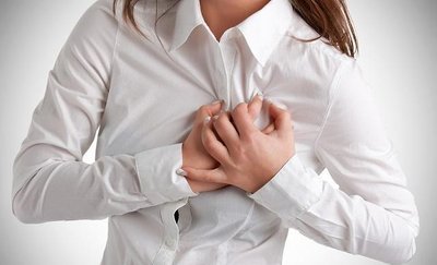 经期乳房胀痛，烦躁易怒“背后的真相”令人唏嘘，按揉1个穴位，发生神奇一幕