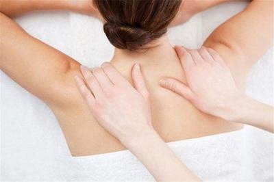 捏揉这3个穴位，颈肩酸痛立刻消失，太神奇了
